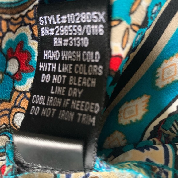 Multi Colored Large Top - Picture 7 of 9